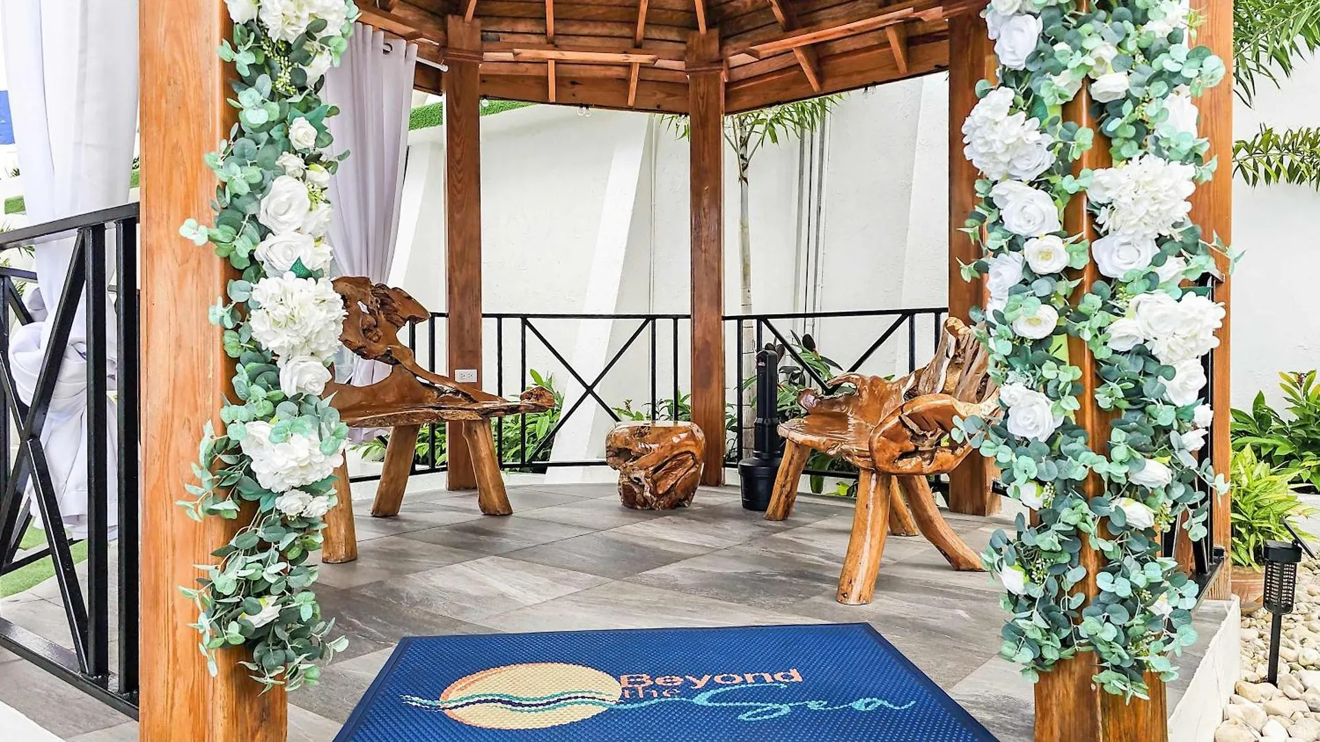 Hospitality Expert Bts 5 - Pool Beach & Bar Montego Bay Jamaika